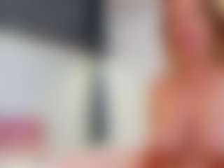 Live cam show with Karissia - Amateur Mature on AdultVida.com