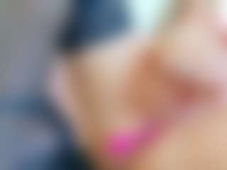 Karissia MILF webcam performer live streaming