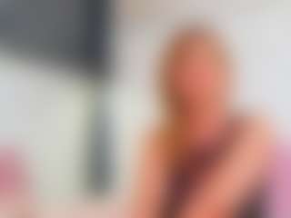 Live cam show with Karissia - Amateur MILF on Cam Slut