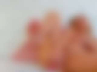 Karissia MILF webcam performer live streaming