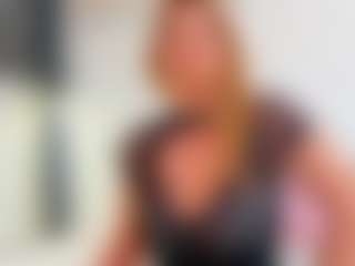 Live cam show with Karissia - Squirt Mature on Camsoda