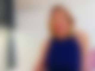 Live cam show with Karissia - Green Eyes on 1on1-livenow