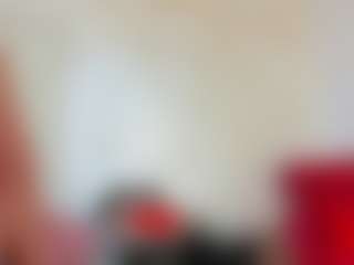 Live cam show with Karissia - Green Eyes on googirlz