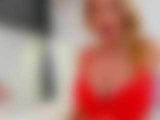 Live cam show with Karissia - Big Tits MILF on Fit Hotties