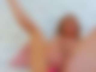 Live cam show with Karissia - Spank Mature on makecum.org