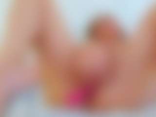 Live cam show with Karissia - Spank MILF on fuck-show.com