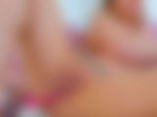 Live cam show with Karissia - Strip MILF on Camsoda