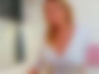 Live cam show with Karissia - Mature on Camsoda