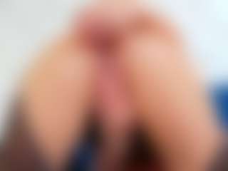 Live cam show with Karissia - Dirty Talk on Fling VIP Chat
