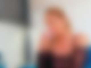 Live cam show with Karissia - Anal MILF on SpunkLive