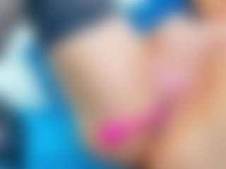Live cam show with Karissia - Public on Camsoda
