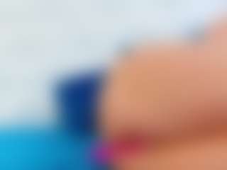 Live cam show with Karissia - Blonde Hair on Camsoda