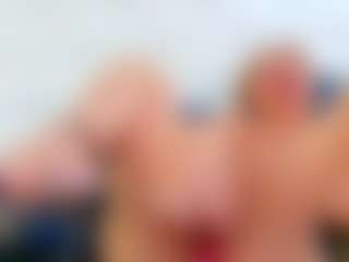 Live cam show with Karissia - Blonde Hair MILF on Camsoda
