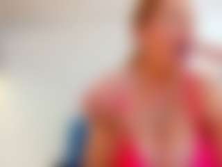 Live cam show with Karissia - Blonde Hair on Camsoda