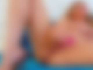 Live cam show with Karissia - Blonde Hair Amateur on Camsoda