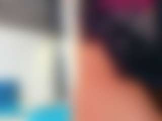 Karissia MILF webcam performer live streaming