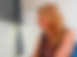 Karissia MILF webcam performer live streaming