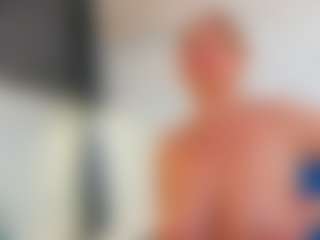 Live cam show with Karissia - Mature Middle Aged on Camsoda