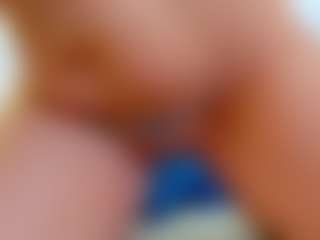 Live cam show with Karissia - Wet on Mixed Magazine Live