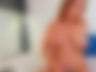 Live cam show with Karissia - Public MILF on camwithhim.com