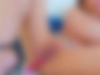 Live cam show with Karissia - Squirt MILF on Camsoda