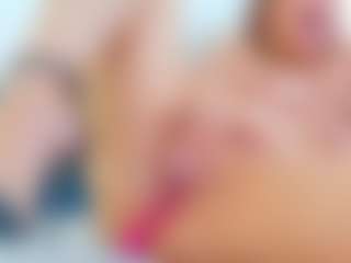 Live cam show with Karissia - Squirt MILF on Camsoda