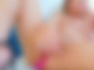 Live cam show with Karissia - Public MILF on Camsoda
