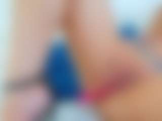 Live cam show with Karissia - Public MILF on crypto-cams