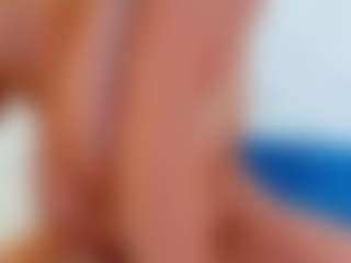 Live cam show with Karissia - Fingers on TeamSkeetLive