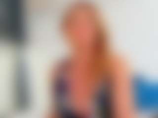 Live cam show with Karissia - Blonde Hair Curvy on MyBangCams