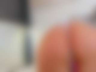 Karissia's Live Sex Cam Show