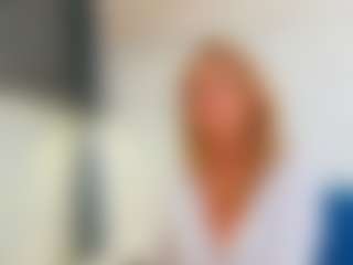 Live cam show with Karissia - Interactivetoy Mature on Camming Site