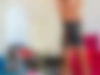 Live cam show with Karissia - Big Tits on StripNow