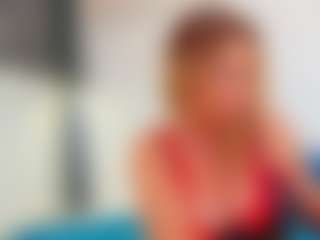 Karissia MILF webcam performer live streaming