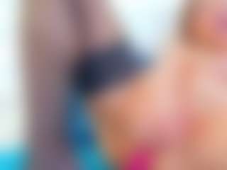 Live cam show with Karissia - Anal on CamClone
