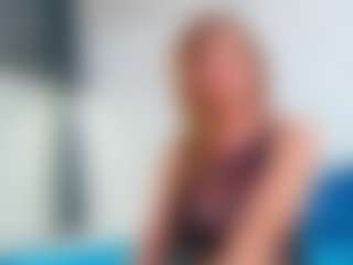 Live cam show with Karissia - Amateur MILF on Camiplay Live