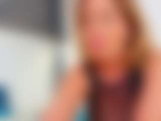 Live cam show with Karissia - Public MILF on SpankPalCams