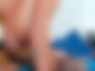 Live cam show with Karissia - Squirt Mature on makecum.org