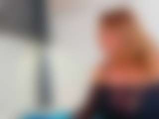 Live cam show with Karissia - Blonde Hair Amateur on Milfs Live