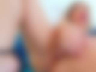 Live cam show with Karissia - Spank MILF on Camsoda