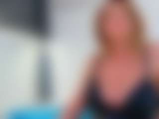 Live cam show with Karissia - Squirt Mature on crypto-cams