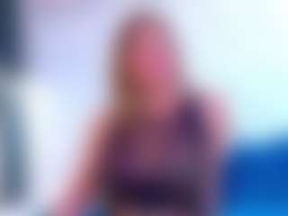 Live cam show with Karissia - Public Mature on Stripli.com