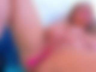 Live cam show with Karissia - Spank MILF on SpunkLive