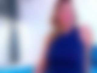 Live cam show with Karissia - Public MILF on ObeyMaria