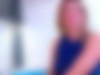 Live cam show with Karissia - Blonde Hair on intimatelivegirls.com