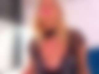 Live cam show with Karissia - Blonde Hair Middle Aged on studioflirtlive.com