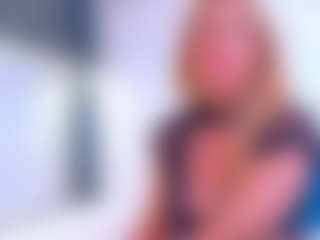 Live cam show with Karissia - Public Curvy on TastyBlacksLive