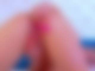 Live cam show with Karissia - Strip Mature on Camsoda