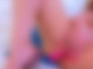 Live cam show with Karissia - Squirt Mature on Camsoda