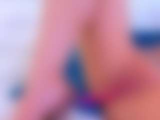 Live cam show with Karissia - Curvy Middle Aged on EXY